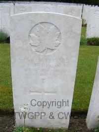 Etaples Military Cemetery - Dixon, Charles Edward